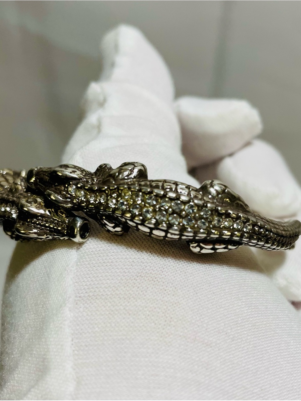 Brighton “Later Gator” Collection - 2 Kissing Gators & Clapper Style Bracelet - Picture 9 of 16